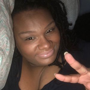 Meet your Posher, Aja